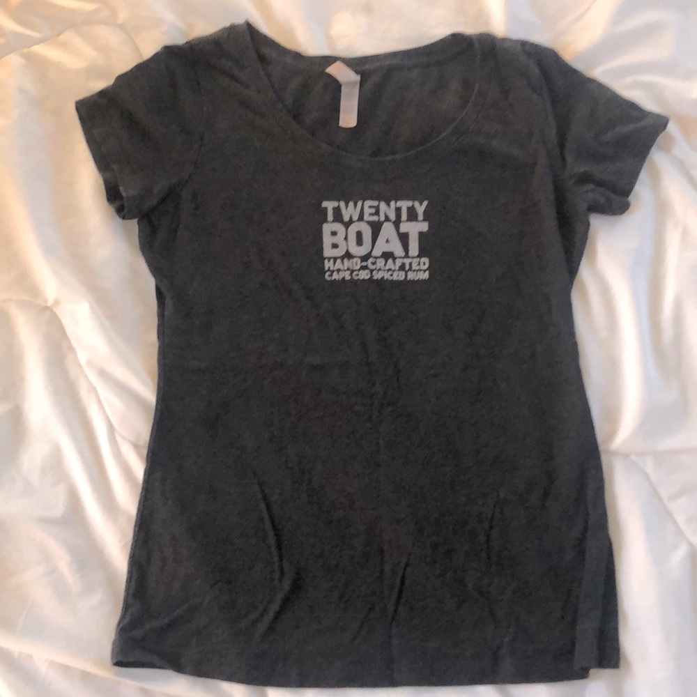 Tee shirt